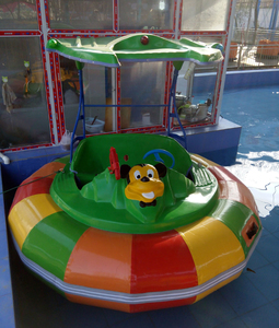 Jeux aquatiques de défi : Bateaux tamponneurs électriques pour adultes et enfants, Voitures tamponneuses - Product Image 3