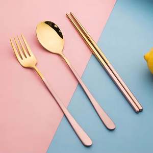 Juego de Cubiertos de Acero Inoxidable Negro y Dorado de Alta Gama, Estilo Coreano Moderno, con Empaque - Product Image 4