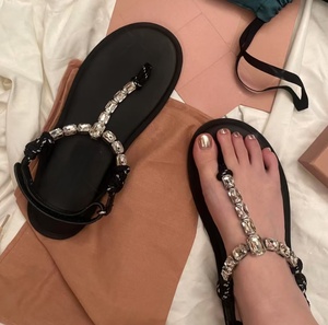 Sandalias MIU con Cuentas y Nudos para Mujer - Verano 2026 - Suela Plana con Tiras Traseras - Sandalias en Forma de X - Zapatos de Playa Versátiles - Product Image 1