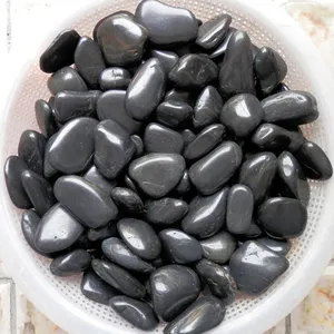 Siyah renk yeşim taş fiyat/nehir taşı çakıl yıkama fiyatı/siyah cilalı bahçe çakıl taşları çanta başına