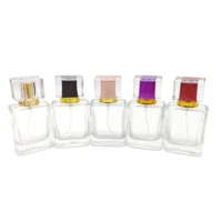 Flacon de parfum de luxe en verre transparent de haute qualité 50 ml, rectangulaire, avec pulvérisateur à pompe sérigraphié pour poudre libre