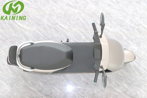Scooter à deux roues haute vitesse 60V 20Ah CKD avec pédales et frein à disque, moto 10000W KN-N8 60V 20Ah CKD à vendre - Product Image 5