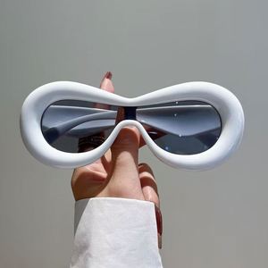 Gafas de Sol QM al por Mayor con Logotipo Personalizado, Color Caramelo, PC, Nuevas, Modernas, Polarizadas, Ligeras - Product Image 3