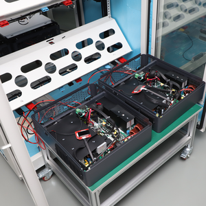 Série HE300 Onduleur solaire hybride à onde sinusoïdale pure monophasé avec contrôleur de charge MPPT intégré HE300-4200-T Offre une qualité supérieure et une alimentation propre - Product Image 3