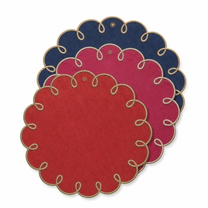 Servilletas de Lino/Algodón con Monograma Personalizado, Diseño Clásico Festoneado 100% Lino, Hechas a Mano y Bordadas, para Mesa de Comedor - Product Image 1