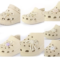 Breloques en plastique nacrées en forme de nœud et de rose pour sabots, décorations de chaussures à chaîne détachable, accessoires DIY pour Crocs