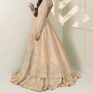美丽的重型刺绣丝绸Anarkali Lehenga Choli Dupatta套装，配有水晶玻璃珠和达布卡，用于派对婚礼 - Product Image 3