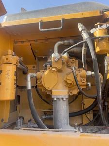 รถขุดตีนตะขาบ Caterpillar 336D2 336D มือสอง น้ำหนัก 36 ตัน รุ่นปี 2023 ความจุบุ้งกี๋ 1.7 เมตร สำหรับระบบไฮดรอลิก เครื่องยนต์ เกียร์บ็อกซ์ และเกียร์ - Product Image 4