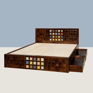 Cama de Madera Maciza de Sheesham de Diseño Moderno, Hecha a Mano, con Cajones Extensibles para Almacenamiento, Ideal para Villas y Resorts - Product Image 1
