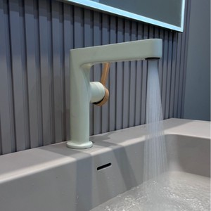 Grifo de lavabo de cobre completo con asiento de válvula de 35 mm, unidad única, estilo llave, para agua fría y caliente - Product Image 2