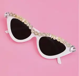 Bachelorette Party Love Heart Shaped Mulit Colour Sunglasses for bride to be party Women Vintage Mod Style Retro Glasses