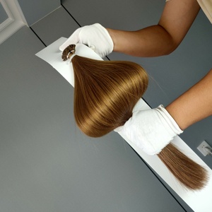 ผมต่อแบบ I-Tip คุณภาพพรีเมียม สีบลอนด์ แท้ 100% สำหรับร้านเสริมสวย ขายส่ง - Product Image 2