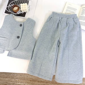 Ensemble de mode d'hiver élégant <span class=keywords><strong>en</strong></span> <span class=keywords><strong>deux</strong></span> pièces pour <span class=keywords><strong>filles</strong></span> et enfants, veste <span class=keywords><strong>en</strong></span> coton, pantalon large <span class=keywords><strong>en</strong></span> polaire, fabriqué <span class=keywords><strong>en</strong></span> tissu peigné durable - Product Image 1