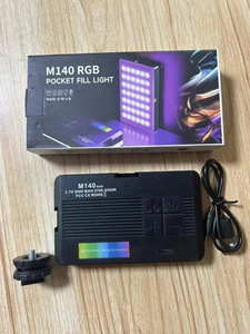 M160RGB M140RGB Luz LED Portátil de Colores - una Luz LED Compacta para Transmisión en Vivo y Fotografía - Luz M140 - Product Image 4