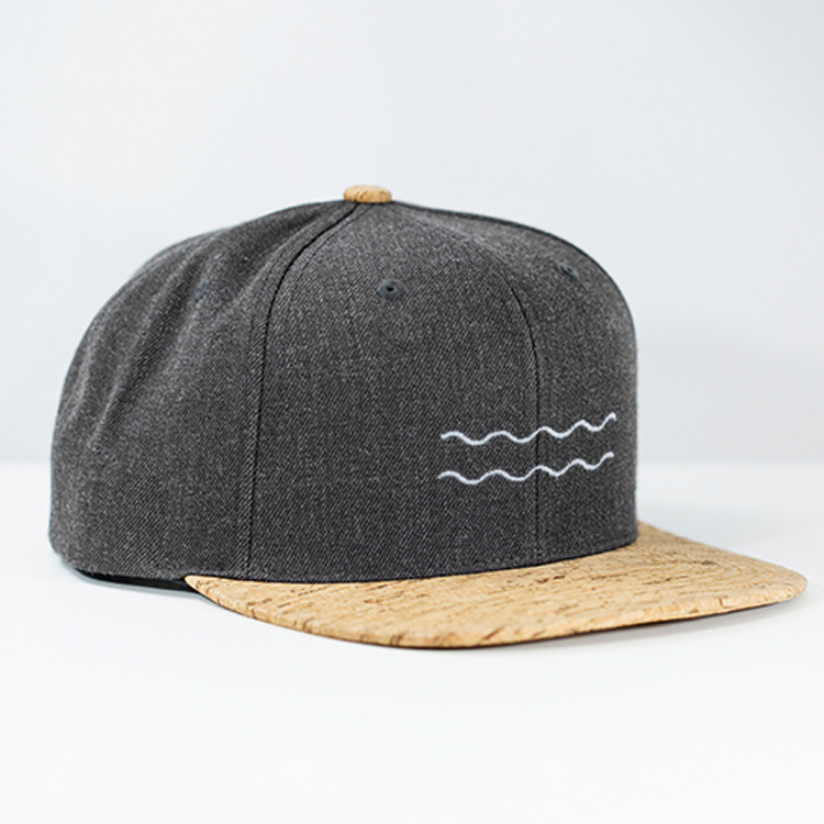 สีเทาเข้ม