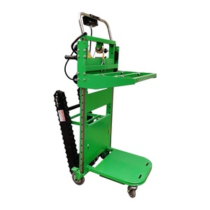 Chariot électrique monte-escaliers en acier vert avec plateforme réglable, chariot de manutention industrielle à quatre roues - Product Image 1
