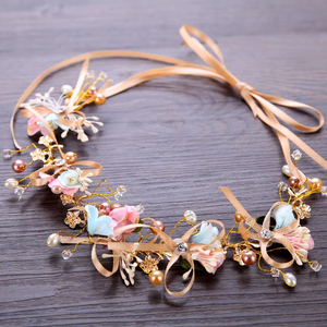 Serre-tête Couronne de Fleurs en Perles, Accessoires <span class=keywords><strong>Cheveux</strong></span> Mariée et Demoiselle d'honneur, Coiffe de Mariage Faite Main <span class=keywords><strong>avec</strong></span> Nœud Papillon Tendance - Product Image 1