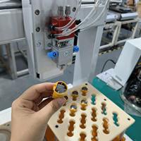 Robot de distribution automatique à trois axes à double tête, distributeur de colle UV, seringue à colle, distributeur de colle CNC à 3 axes