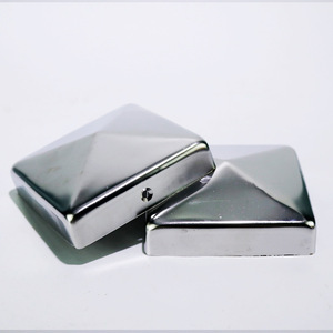 Coperture Decorative per Pali di Recinzione, Disponibili in Forma Rotonda e Quadrata - Product Image 1
