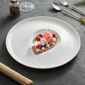 Plato de Cerámica de Alta Gama con Diseño Minimalista y Borde Ancho para Restaurantes Comerciales, Banquetes, Bodas y Servicios de Catering - Product Image 3