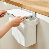Poubelle en plastique suspendue au mur 8L Poubelle de recyclage à toit ouvert Poubelles de cuisine portables pour poubelles fournies par la Chine