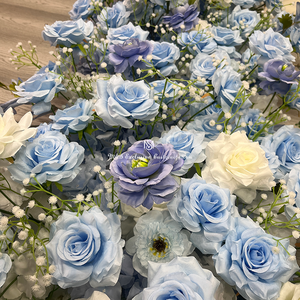 พวงดอกไม้สไตล์โรแมนติกสีฟ้าสำหรับตกแต่งงานแต่งงาน ให้ความรู้สึกสมจริงและสวยงามดุจฝัน เหมาะสำหรับตกแต่งโต๊ะ - Product Image 4