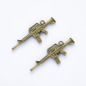 Bestseller <span class=keywords><strong>M16</strong></span>/AR-15 Sturmgewehr Metall-Ornament Schmuckanhänger Modische Anhänger Charms zur Dekoration - Product Image 5