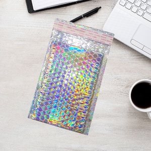 Sobres de Burbuja Holográficos de Lujo, Ecológicos, Impermeables, Duraderos y Seguros para Embalaje de Ropa, 100 Unidades - Product Image 1