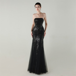 فستان سهرة أنيق وعصري مزين بالترتر بدون حمالات للحفلات والحفلات - Product Image 3