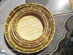 Cesta Redonda Plana de Bambú Tallada Artesanalmente, Ecológica, de Vietnam, Disponible en Varios Tamaños, Venta al Por Mayor - Product Image 4