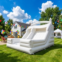 Toboggan gonflable commercial blanc pour mariage, toboggan gonflable double piste style château pour la location d'événements et de fêtes de mariage