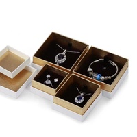 Boîtes cadeaux d'emballage de bijoux imprimées de couleur blanche avec Insert en velours enduit de mousse