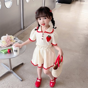 Set Pakaian Bayi Perempuan Musim Panas Kaos Anak Celana Pendek 2 Potong Setelan Stroberi Pakaian Kasual Olahraga Anak Pakaian Bayi 2-8 Tahun - Product Image 1