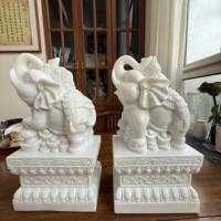 Paire d'éléphants sculptés en marbre blanc de style chinois Quyang, porte-bonheur pour porte, ornement de porte domestique