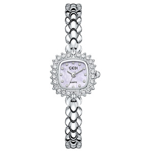 Reloj de Pulsera de Lujo para Mujer, Cuadrado, Plateado, con Bisel de Cristal, Esfera de Nácar, Brazalete de Eslabones de Burbuja, Cuarzo - Product Image 3