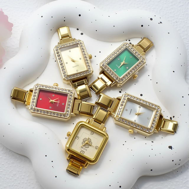 Manufacturer Wholesale Gold Fashion Diamond Italian Charm Bracelet DIY Quartz Watch  for Man and Women