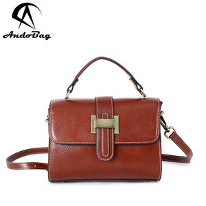 Bolso de Mano AndoBag para Mujer, Bolsos Pequeños Cuadrados para Llevar Bajo el Brazo, Bolso Bandolera de Cuero Vacuno Genuino Retro, Modelo 9240 - Product Image 1