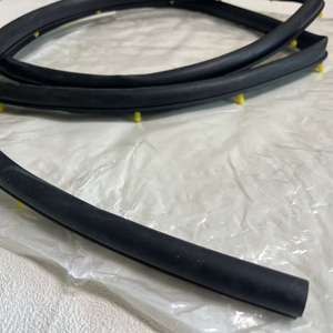 NOUVEAU JOINT DE CAPOT OEM MOPAR 2011-2020 pour GRAND CHEROKEE pour <span class=keywords><strong>DURANGO</strong></span> 68070493AA - Product Image 4