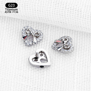 Boucles d'oreilles en forme de cœur avec nœud, en titane F136 8,8 mm, incrustées de zircon, pour piercing d'oreille, de lèvre ou de cartilage. - Product Image 4
