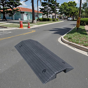 Geel Pvc-Deksel 2-kanaals Podiumgebruik Van Rubber En Kunststof Kabelbrugkabelbeschermers - Product Image 3