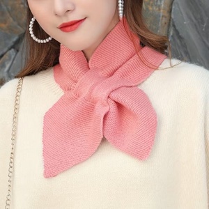 Elegante Bufanda Triangular Tejida para Mujer con Diseño de Nudo Cruzado, Suave y Cálida para el Invierno, Pañuelo para el Cuello, Chal Pequeño - Product Image 6