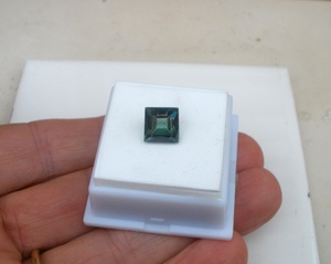 Piedra Preciosa de Cuarzo Verde Cuadrada Facetada de 9 mm Más Vendida - Product Image 3