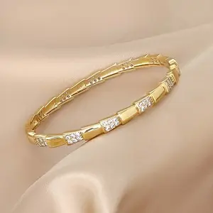 Pulseira luxuosa banhada a ouro 18K com fivela de cobra e diamante com concha de pedra de strass incrustada em metal, novidade da moda feminina