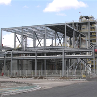Hangar moderne en structure métallique préfabriquée pour le stockage d'avions privés et l'atelier, avec une grande conception à travée libre
