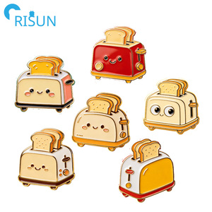 Pin de solapa de esmalte blando con logotipo personalizado de fábrica, diseño de máquina de hornear pan tostado, panadería, repostería, postres y productos alimenticios, tipo broche - Product Image 1