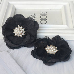 Accessoires pour <span class=keywords><strong>cheveux</strong></span> en tissu artisanal de 7,5 cm avec des fleurs de rose brûlée et des appliques en strass, embellissements de décoration - Product Image 4