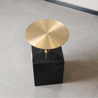 Table basse moderne de luxe Fuyas, design en marbre noir et or, style minimaliste léger, acier durable, verre, hauteur réglable, salon