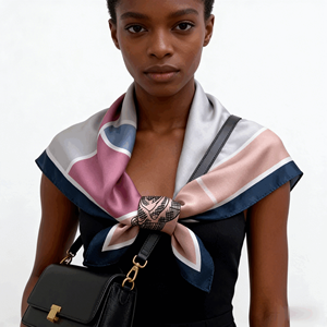 Sciarpa di Lusso 100% <span class=keywords><strong>Seta</strong></span> di Gelso in Grigio Rosa <span class=keywords><strong>Blu</strong></span> con Motivo Intricato e Texture Liscia e Lucida 53x53cm Sciarpa di <span class=keywords><strong>Seta</strong></span> da Donna - Product Image 2