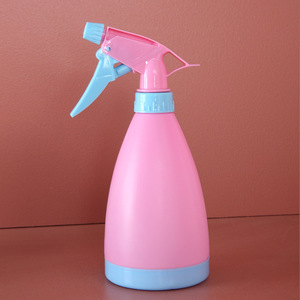 Pulverizador manual de 2L y 500ML, botella de riego rosa y azul para uso doméstico y de jardín - Product Image 5