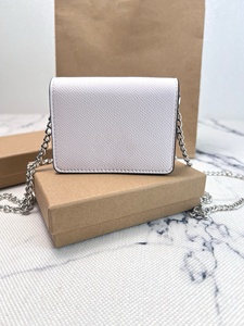 Borsa a Tracolla Quadrata in Vera Pelle di Design Stile Occidentale alla Moda con Cerniera e Catena a Ciliegia per Donne - Product Image 3